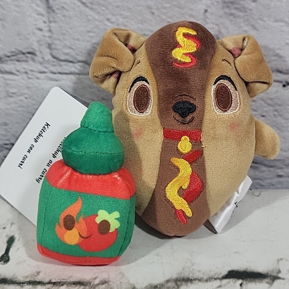 2023 Disney Parks Munchlings Street Food Fusion Lady & The Tramp Vegan Bean Roll